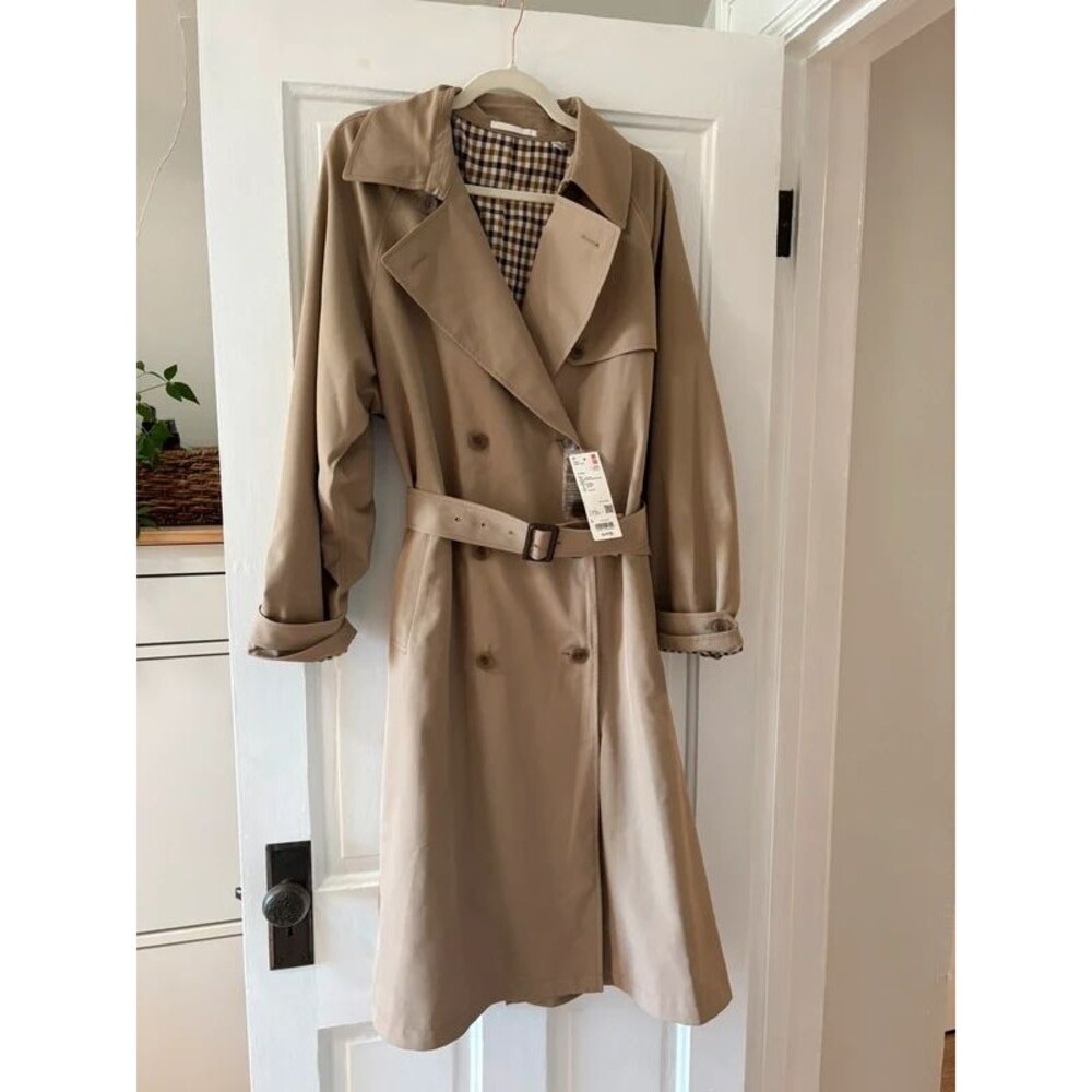 Uniqlo Women’s Beige Double-breasted Trench Coat Plaid lining and belt Size L
